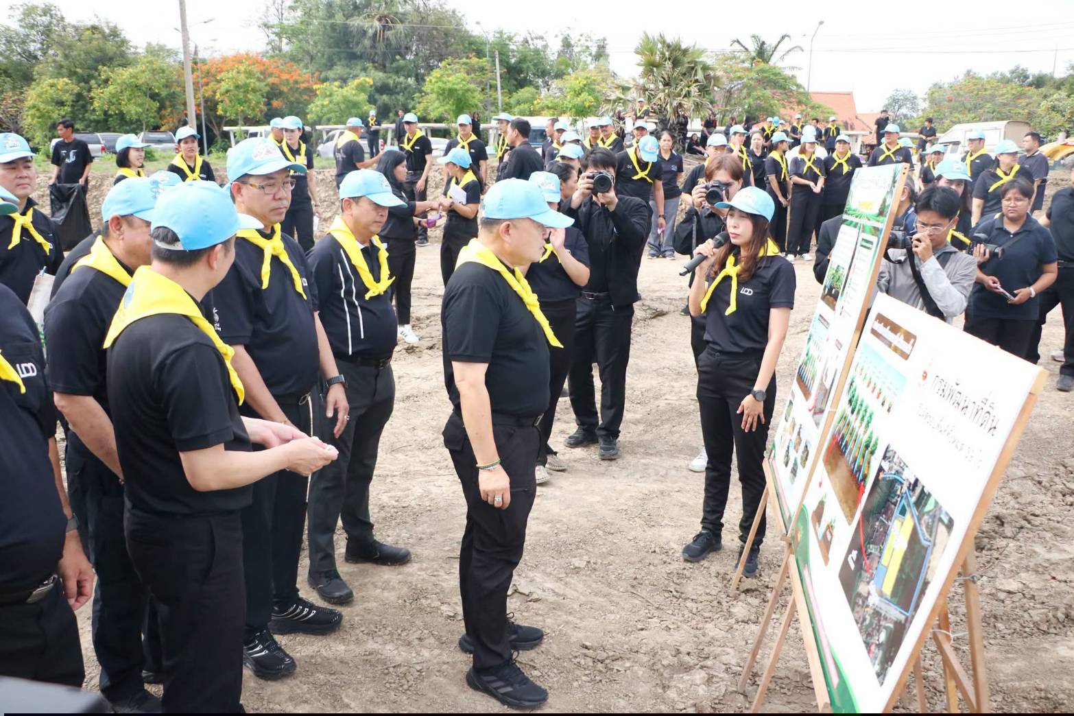 title - ส.ป.ก. ร่วมกิจกรรมโครงการจิตอาสาพัฒนาด้านการเกษตร กษ. เฉลิมพระเกียรติสมเด็จพระนางเจ้าฯ พระบรมราชินี เนื่องในโอกาสมหามงคลเฉลิมพระชนมพรรษา 4 รอบ 3 มิถุนายน 2569 ณ ศูนย์ส่งเสริมและพัฒนาอาชีพเสริมนอกภาคการเกษตร (ศูนย์ศิลปาชพบางไทรฯ เดิม)